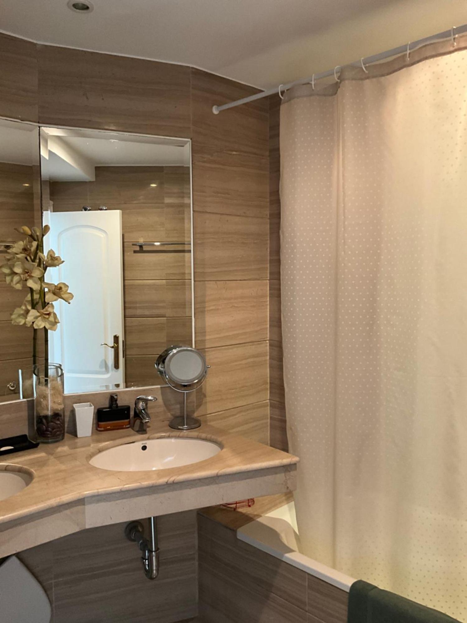 First Line Sea Apartment By Oliva Estepona Buitenkant foto