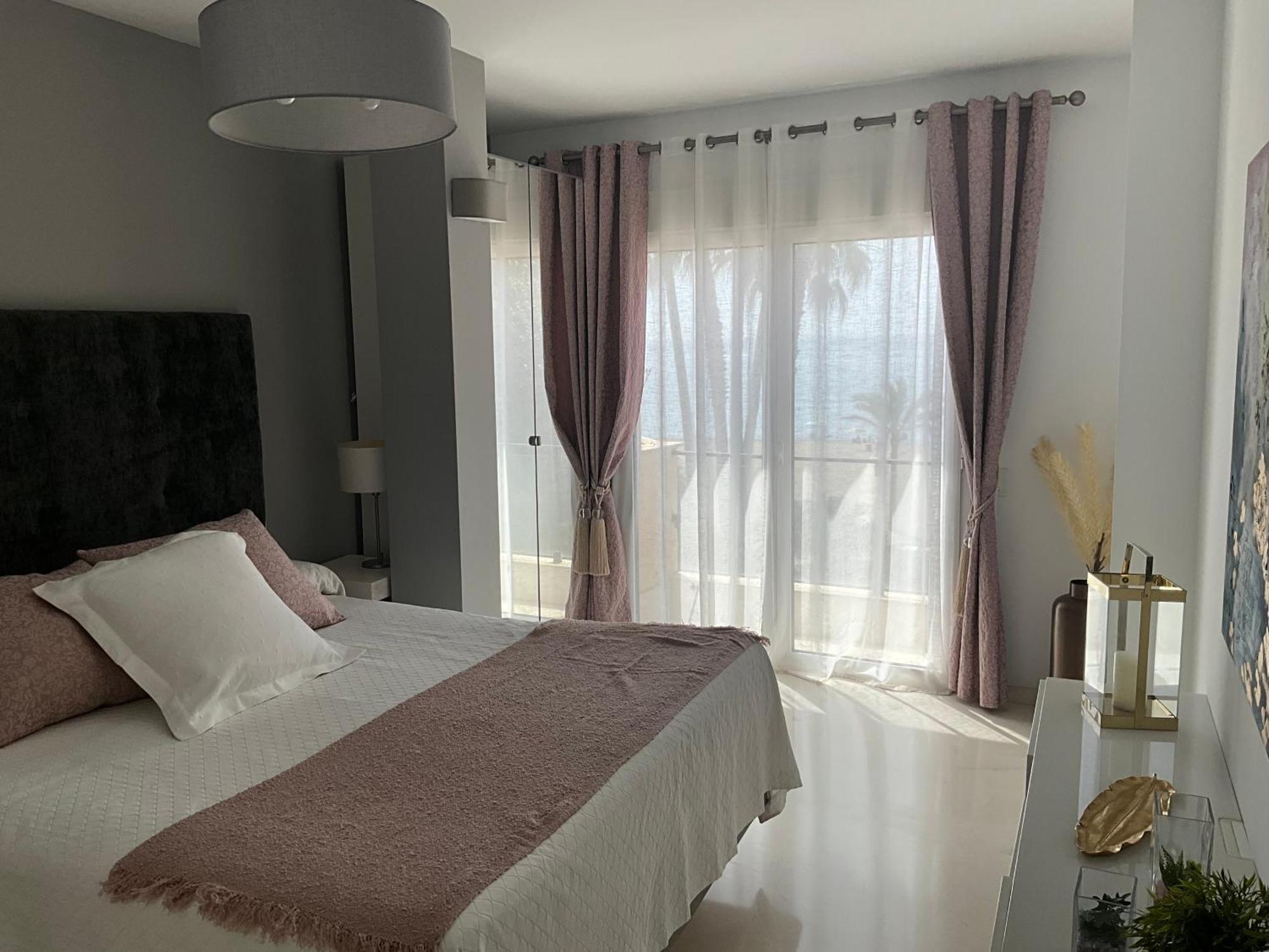 First Line Sea Apartment By Oliva Estepona Buitenkant foto